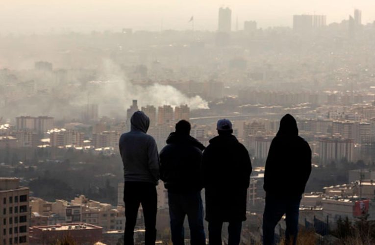 Mitt i mörkret växer en kyrka – iranska kristna under press